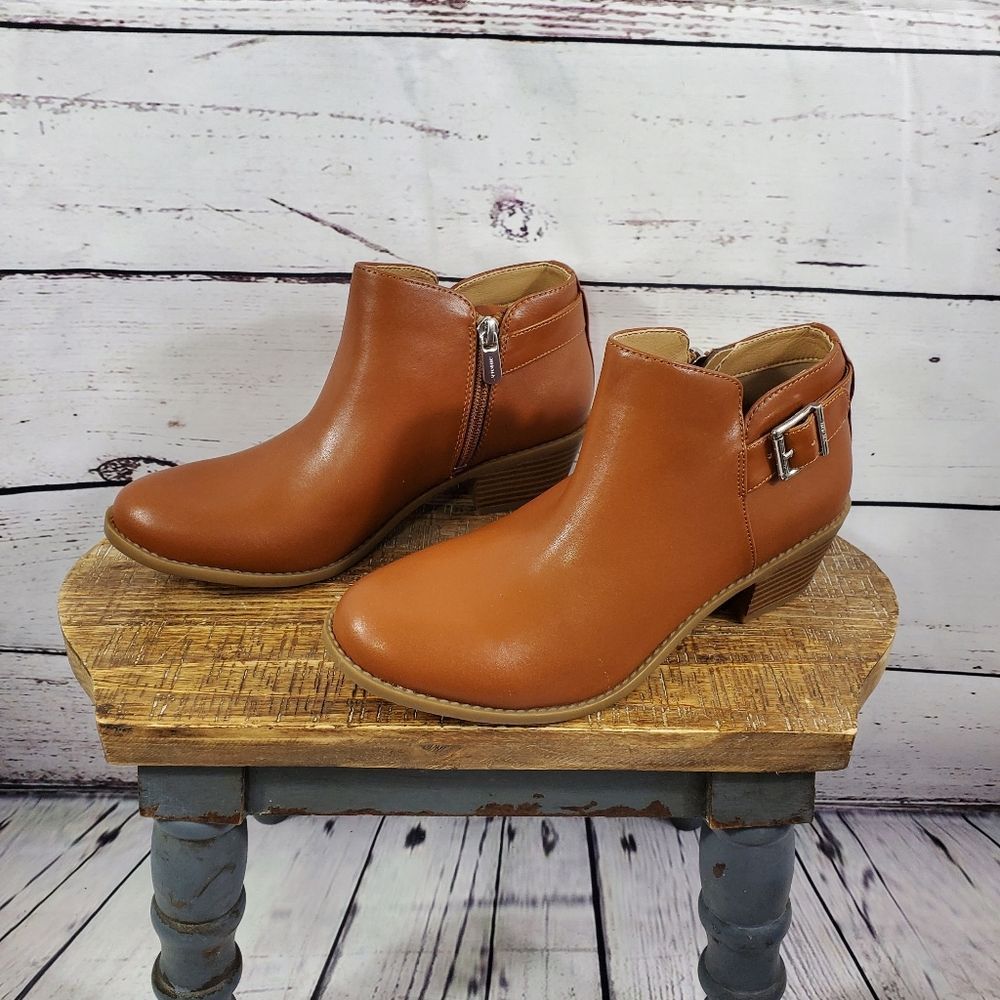 VIONIC Millie Leather Ankle Boots with Buckle & Side Zipper Size 7.5 Cognac NEW